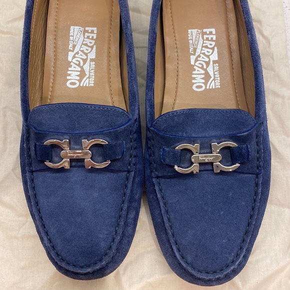 Fetching Ferragamo Blue Suede Driver Moccasin Loafer Flats - Picture 1 of 10